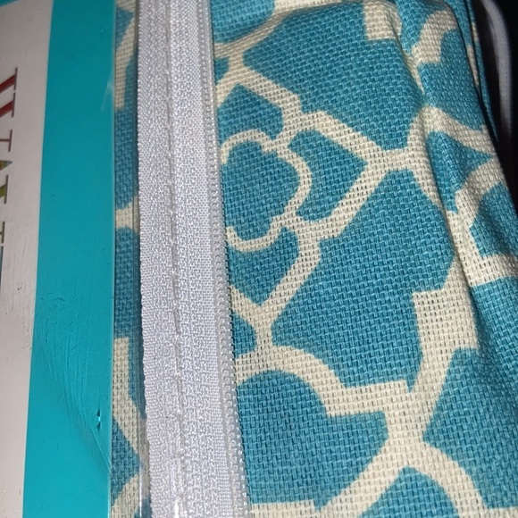 Waverly Home Classic Lovely Lattice Teal and White Rod Pocket Panel - Picture 4 of 4